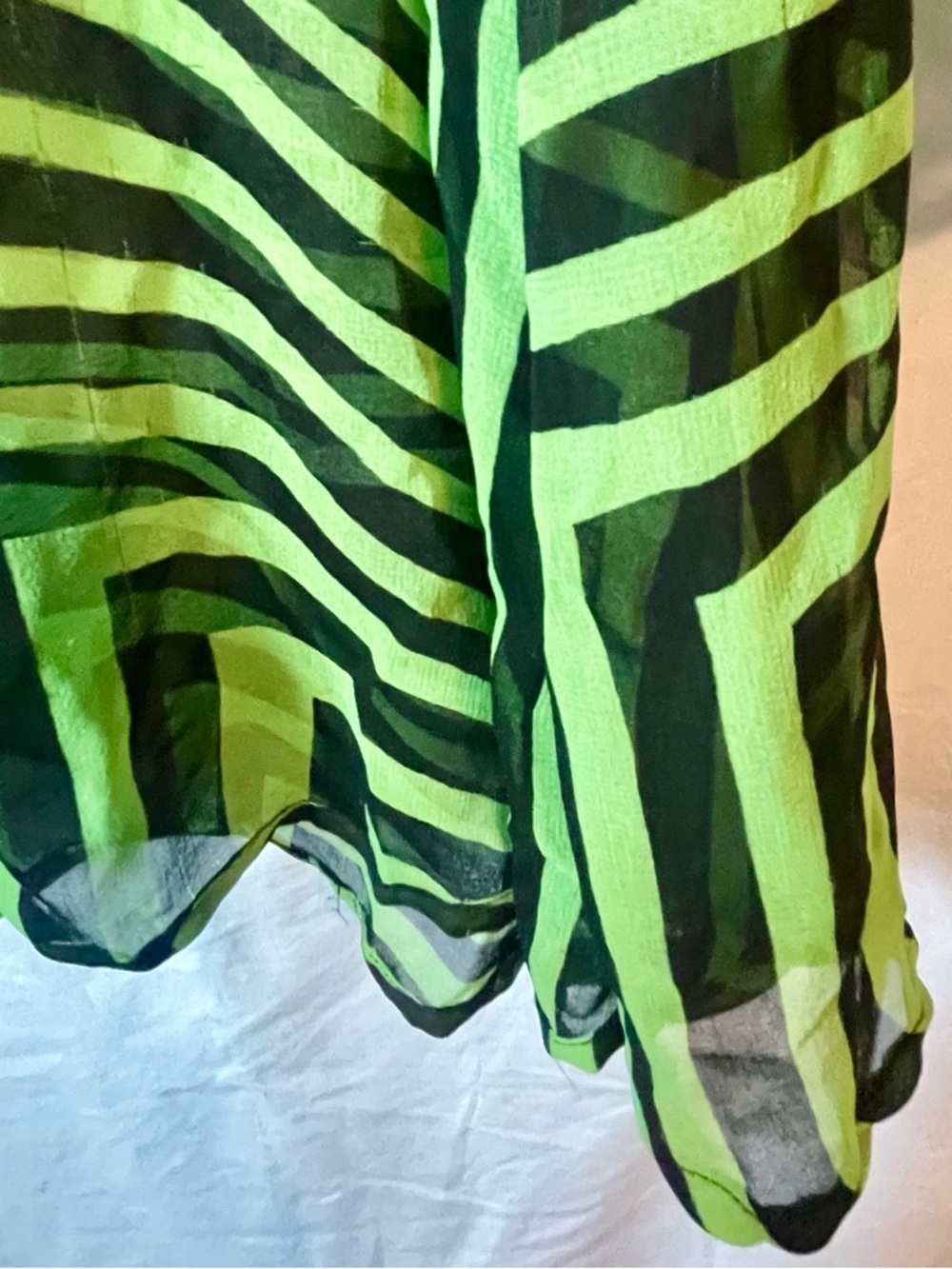 Sheer Green and Black Blouse Size Large ~ Loose Fit ~ Layering Piece - Picture 6 of 6